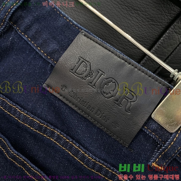   û D25336157