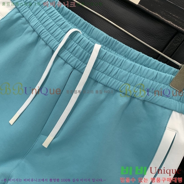   ݹ D64724-1