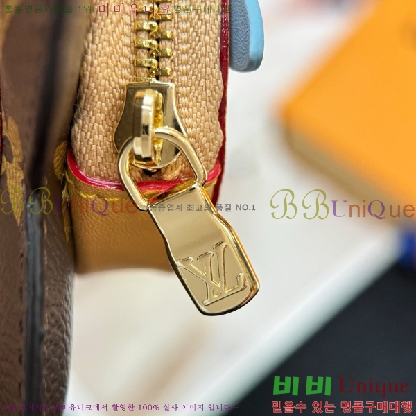 #̺     M82686-102