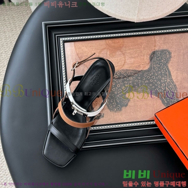 ޽  H526833-2