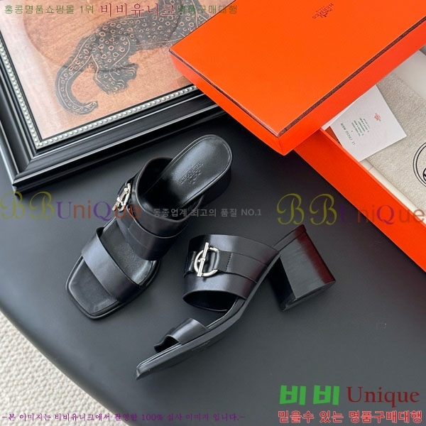 ޽   H52880922