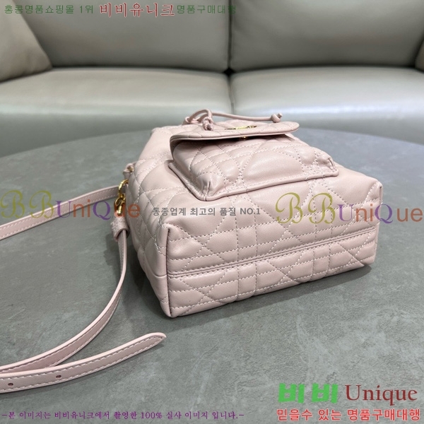 # ī  Ŷ M3372-102