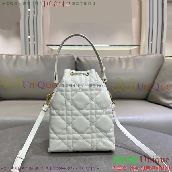 # ī  Ŷ M3372-103