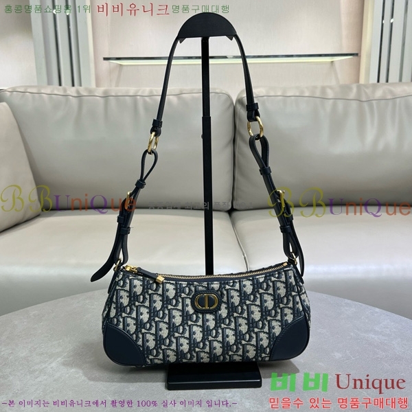 # ũ 30 Montaigne Wanderlust ̴  S2398-101