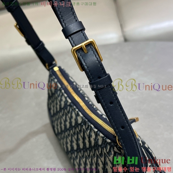 # ũ 30 Montaigne Wanderlust ̴  S2398-101