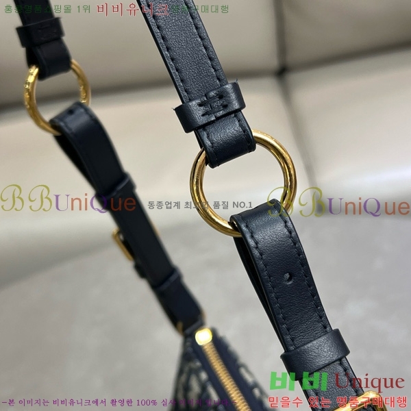 # ũ 30 Montaigne Wanderlust ̴  S2398-101