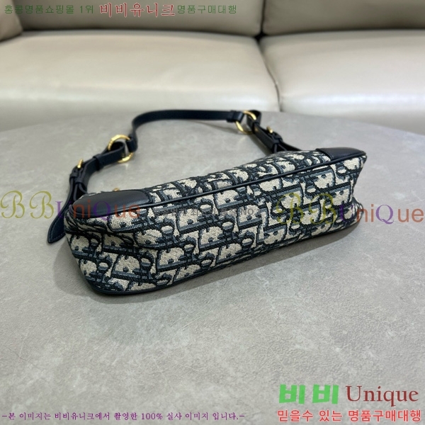 # ũ 30 Montaigne Wanderlust ̴  S2398-101