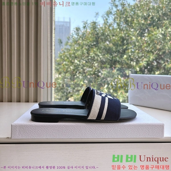    D8907736
