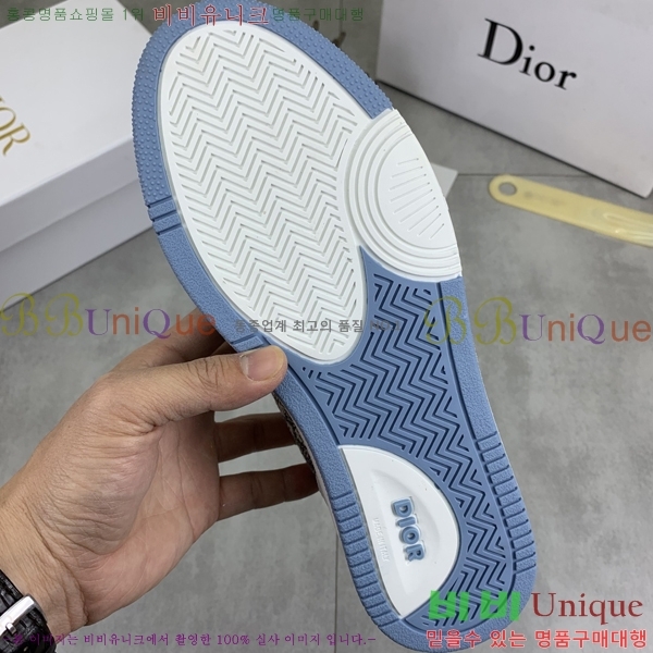  Ŀ DR974922-3
