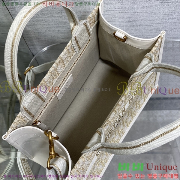 # Ʈ  Ʈ  M585581-189 - 470롽