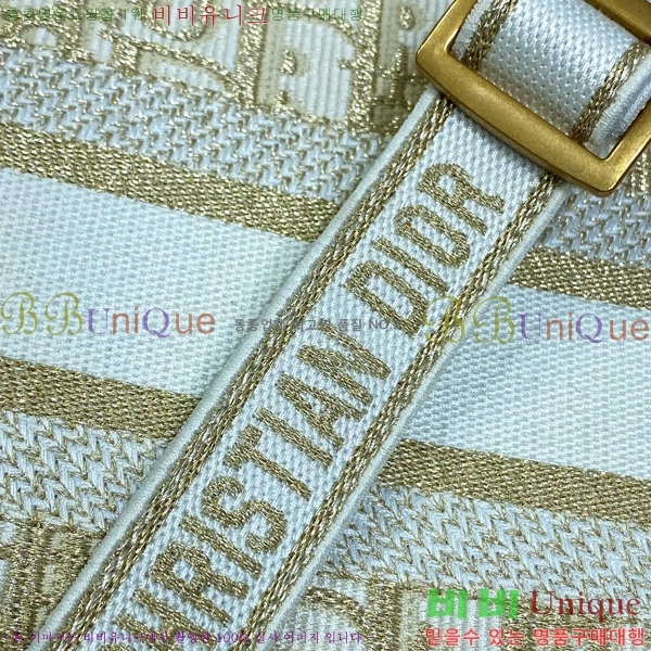 # Ʈ  Ʈ  M585581-189 - 470롽