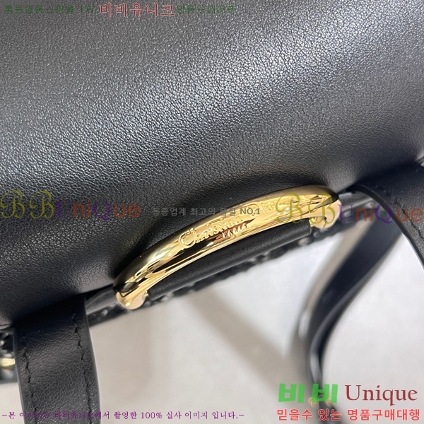 # ī  ̵ M6301-8