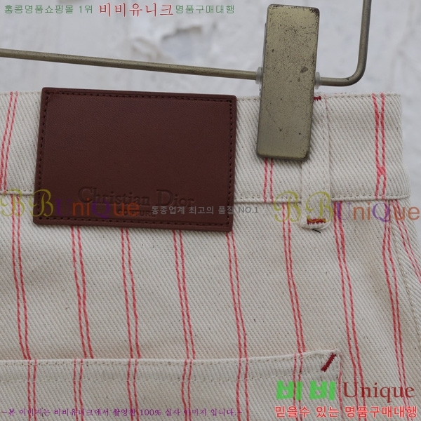   ݹ D647285-1