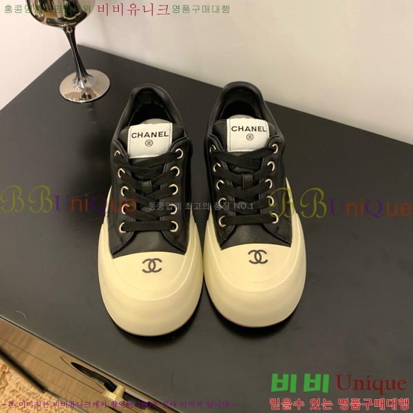  * Ŀ 32HG872560-9