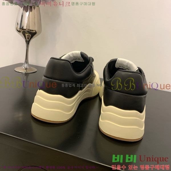  * Ŀ 32HG872560-9