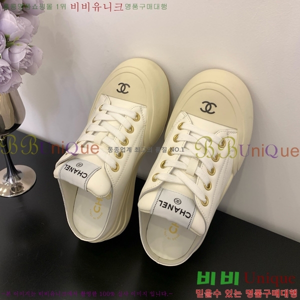  * Ŀ  32HG872561-7