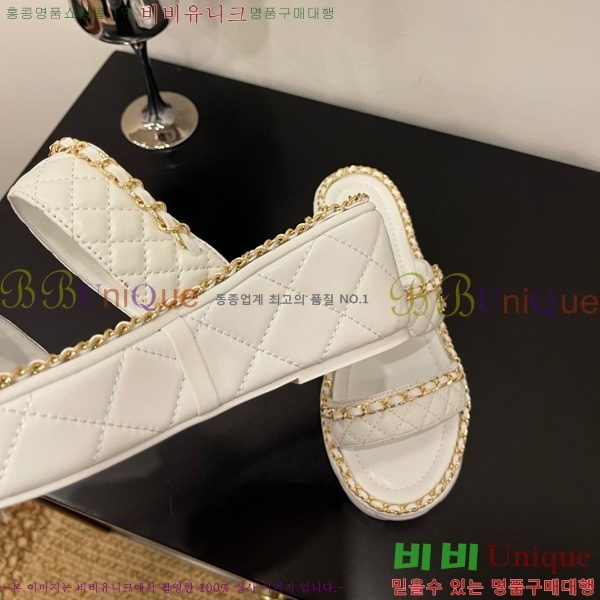 *   31CH825582-4