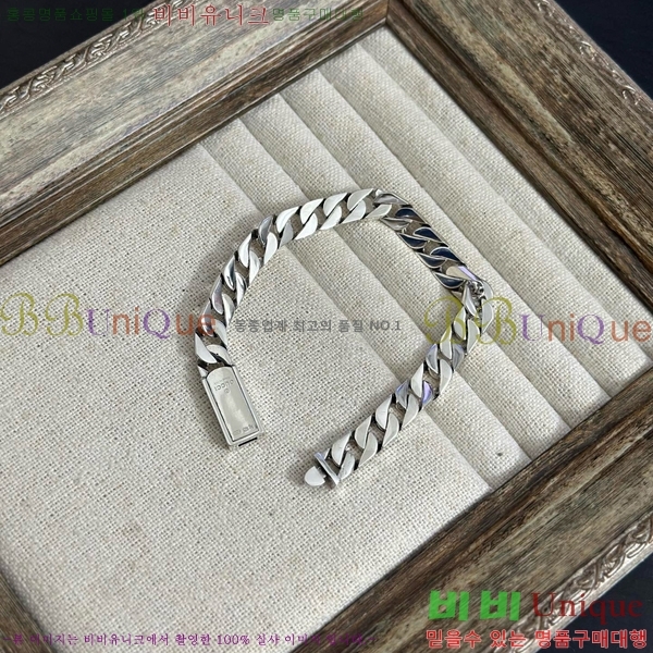   G12U12077-3