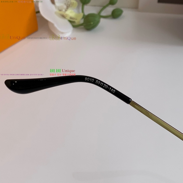 ̺ ۶  9LV256119-1