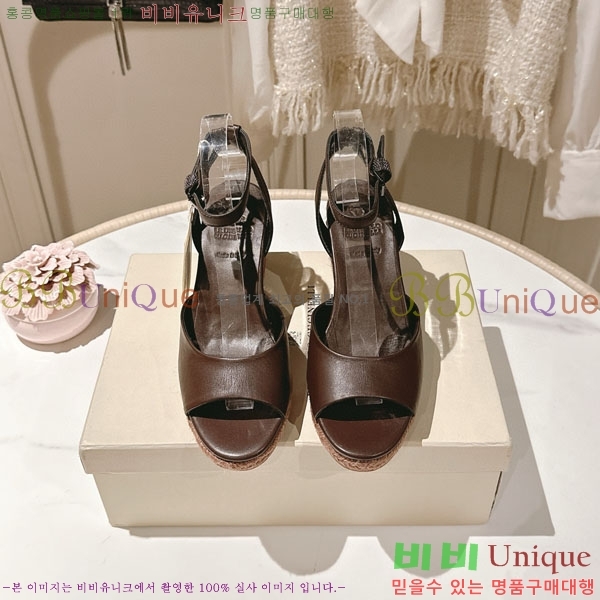 ڷ ġڸ   BC2411804-2