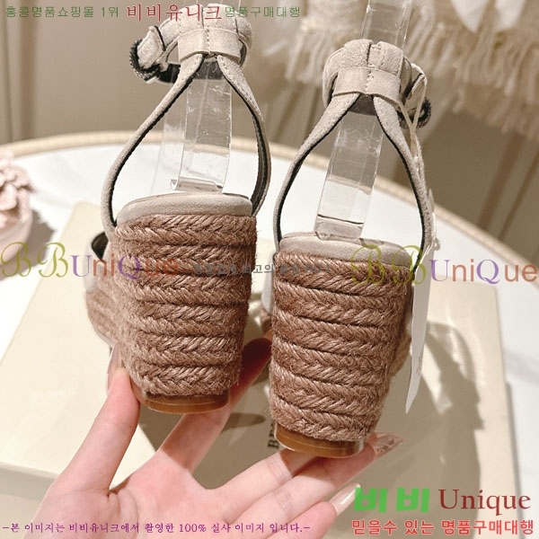 ڷ ġڸ   BC2411804-4