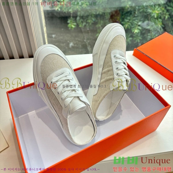 ޽   HE0026993-4