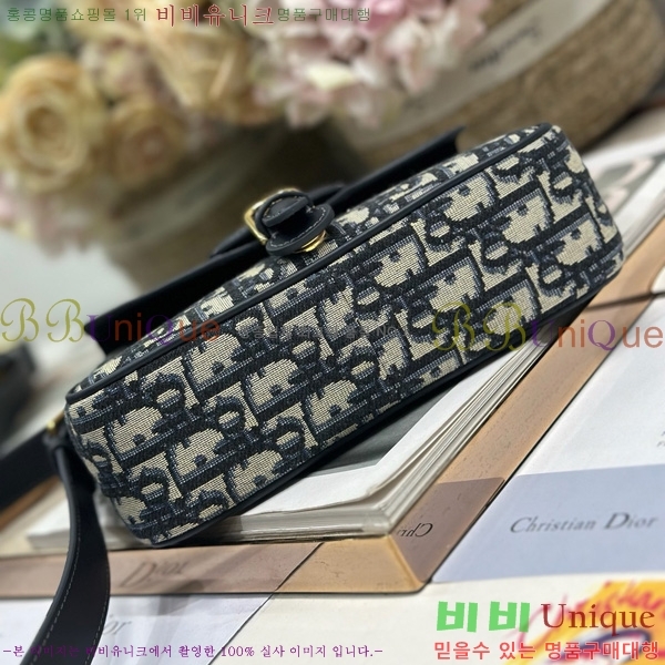 # 30    M4600UTZQ-102
