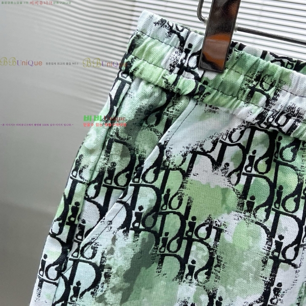   ݹ D255328-1
