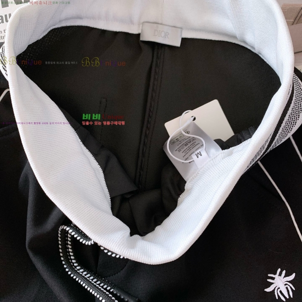   ݹ D255685