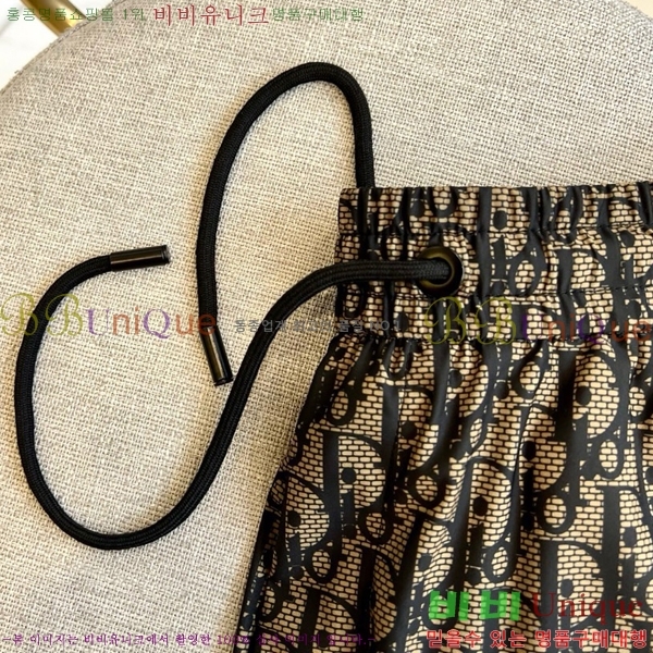   ݹ D255686-1
