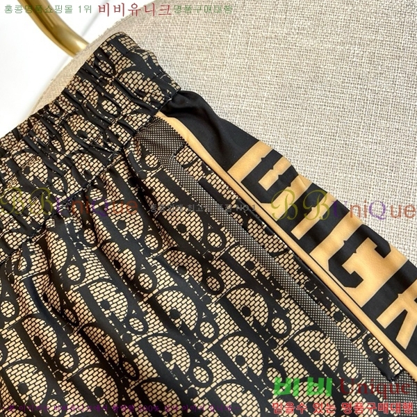   ݹ D255686-1