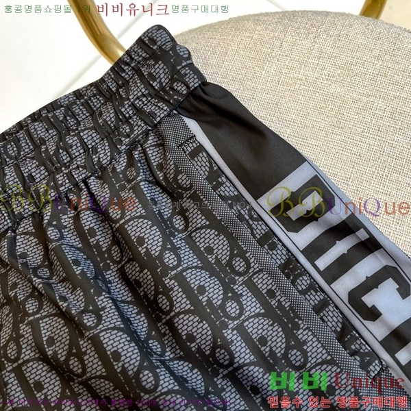   ݹ D255686-2