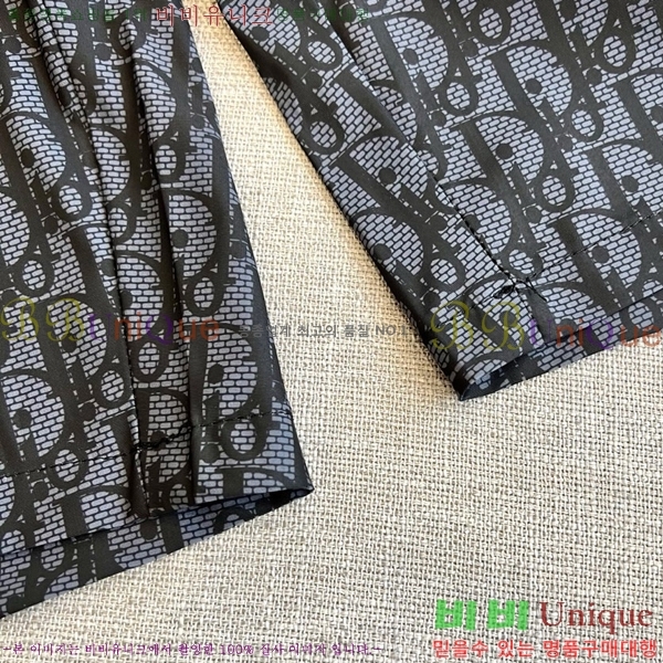   ݹ D255686-2