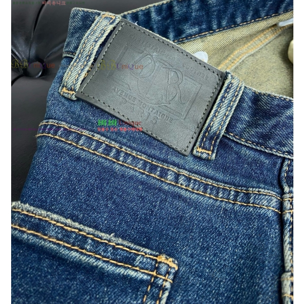   û G2555740