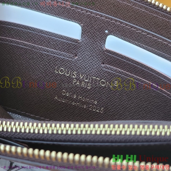 #̺   M26021-101