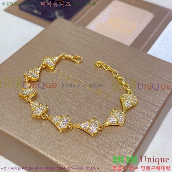  Ұ  BV1111244-6