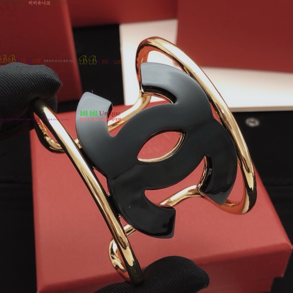  *  CH6230758-5