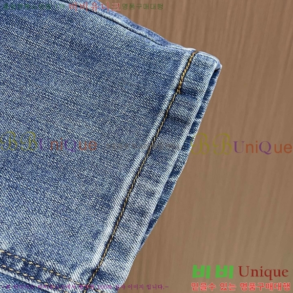   û BU547869