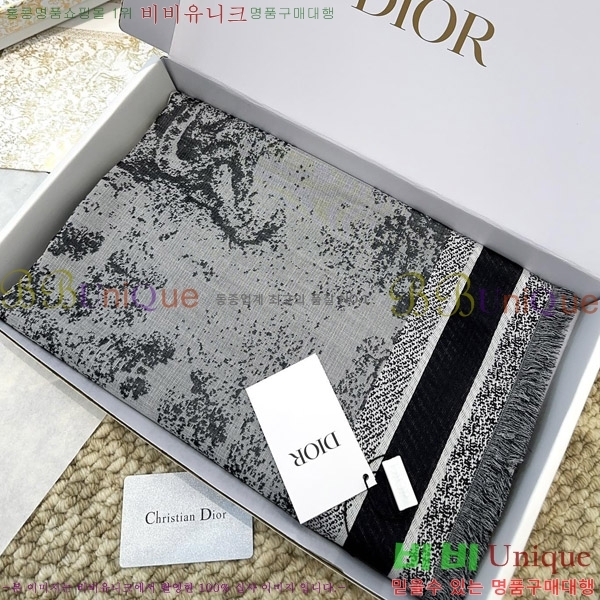 # ÷/ī D452003-4