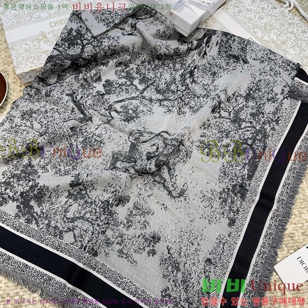 # ÷/ī D452003-4
