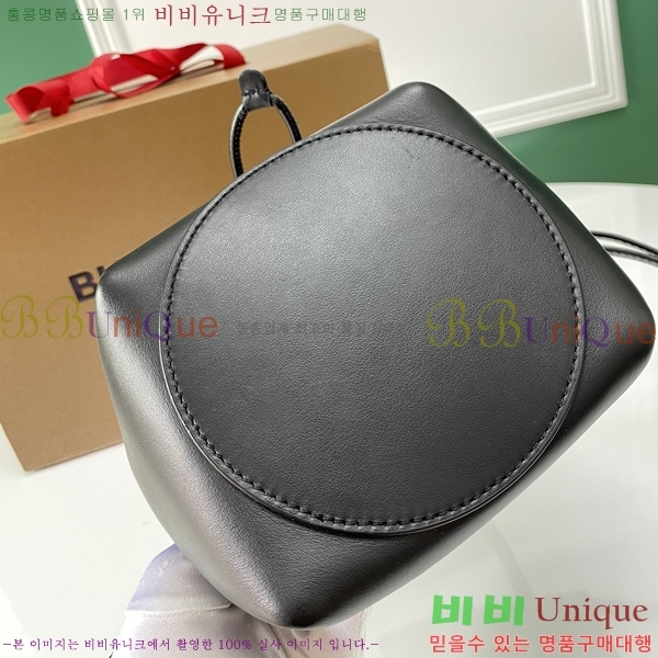 # Thomas Bur Ŷ 541160-1