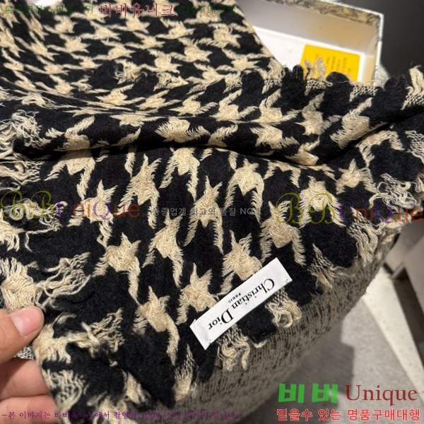 # ÷/ī D452004-3