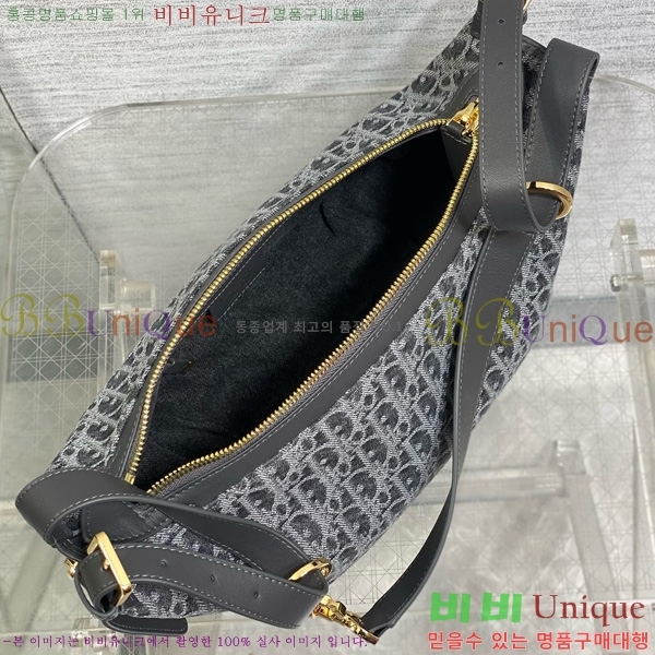 # D-Journey Ϲ  M2416-103