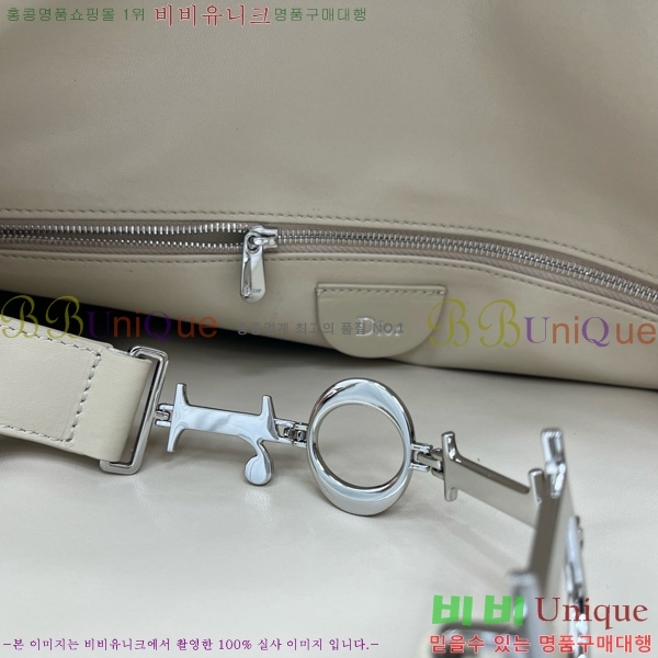 #��� ���ʼ� �ش��� JONATHAN ANDERSON ȣ���� M856325-3