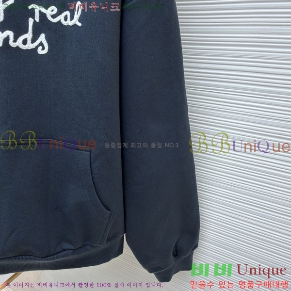 ���� ��* �ĵ�Ƽ 22DR216817083-2