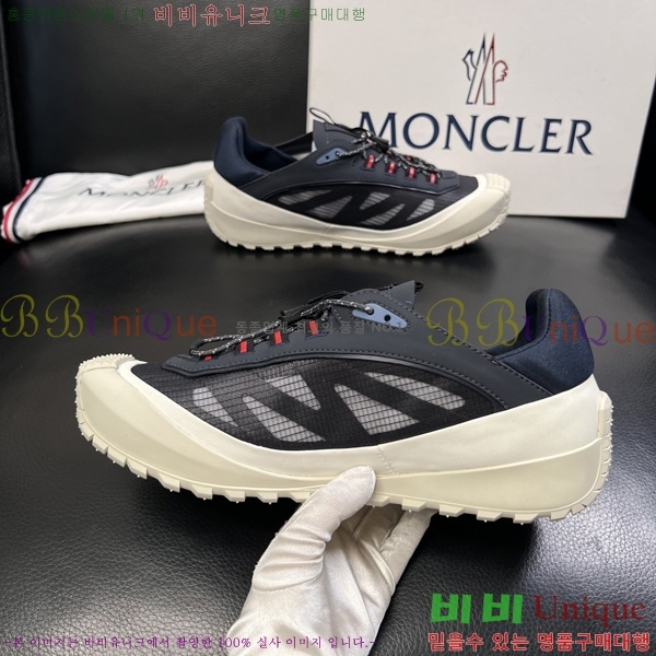 ���� ��**�� ����Ŀ�� MO9906801-7
